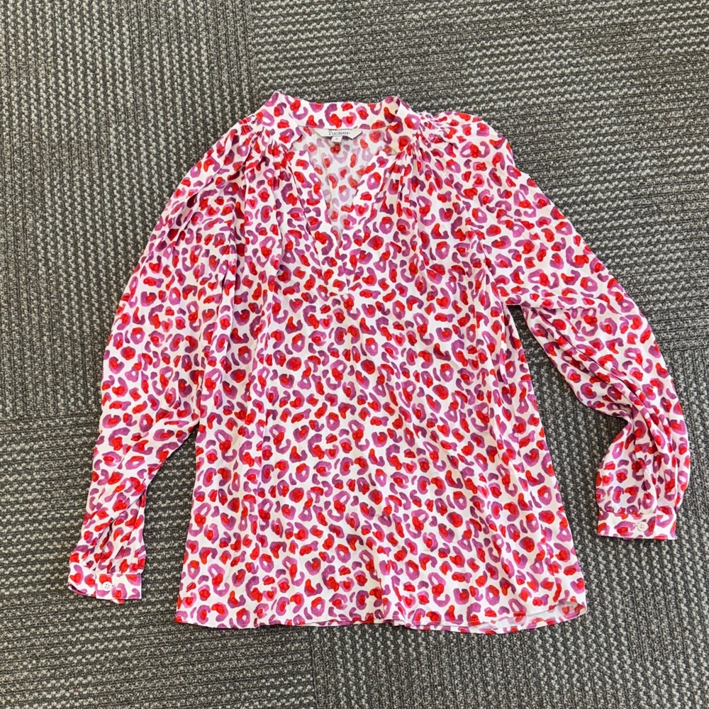 Tucker NYC Silk The Classic Blouse in Pink Leopard Print, size S
